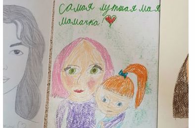 В Калининграде дети росгвардейцев рисовали своих мам