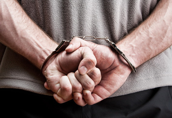 В Калининграде задержан подозреваемый в грабеже, который представился полицейским