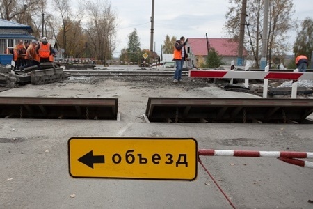 На Калининградской железной дороге начался ремонт двух переездов