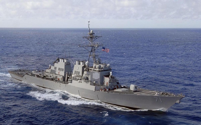 Зачастили: очередной эсминец США безнаказанно вторгся в территориальные воды России