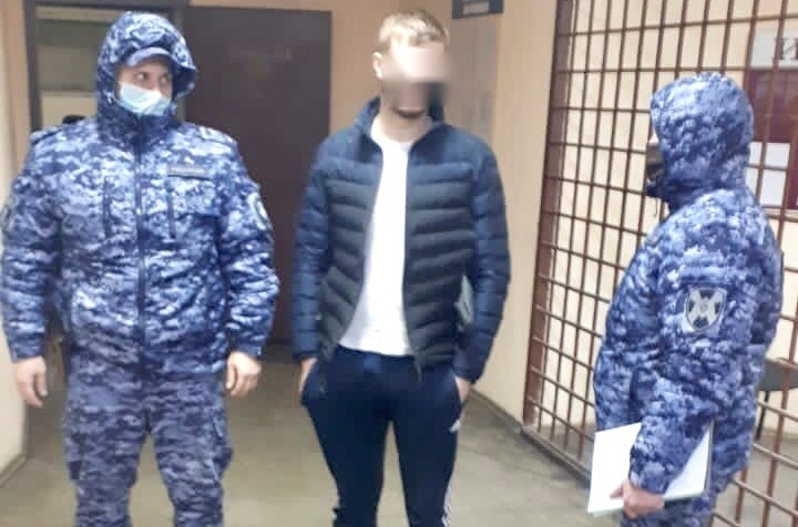 Гости хулиганят: в Калининграде сотрудники Росгвардии за кражу задержали жителя Иркутской области