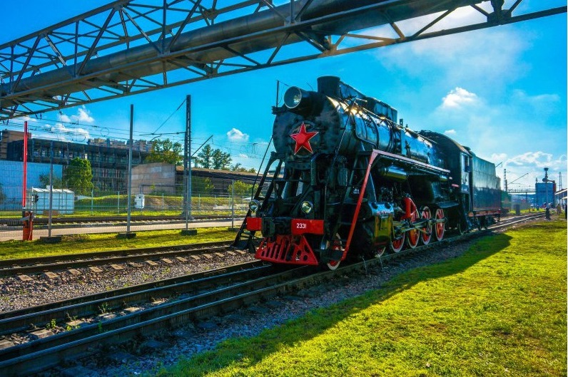 Калининградский «локомотив – Алиханов» потащит два «старых вагона» на выборы в Госдуму