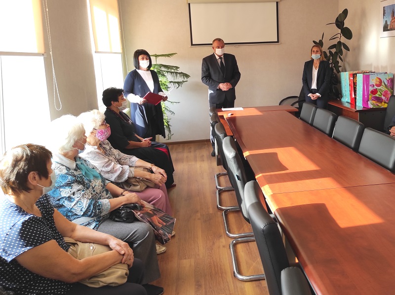 В МБУ «Чистота», в День пожилого человека, чествовали сотрудников предприятия, кому за 70