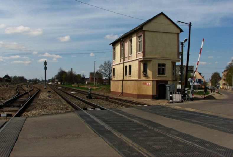 На двух железнодорожных переездах станции Гусев начался капитальный ремонт