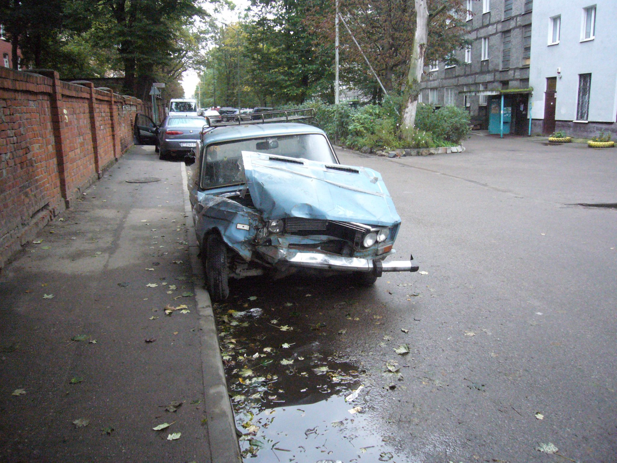 В Калининграде работник автосервиса угнал автомобиль клиента и попал в ДТП