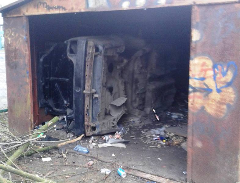 В Калининградской области в гараже сгорел автомобиль