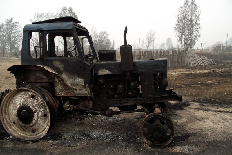 Накануне в Калининградской области сгорел трактор МТЗ-82
