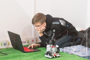 В Калининграде в дистанционном формате прошел конкурс по робототехнике.