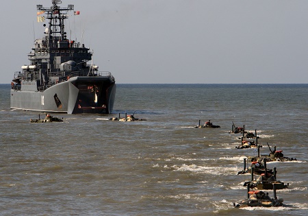 «Запад-2021»: на побережье Калининградской области высадился морской десант