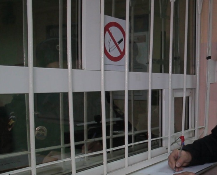 Жительница Калининграда оказалась в питерском КПЗ без обуви и в пьяной компании