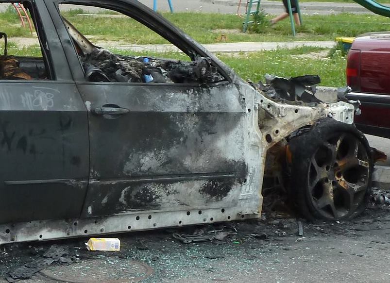 Сегодня ночью в Калининградской области сгорел автомобиль «Исузу Миди»
