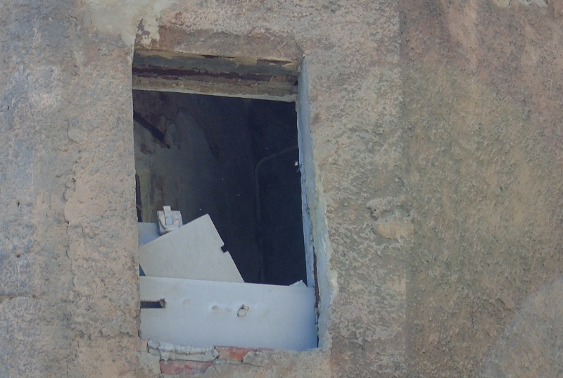 Под Калининградом ревнивец разбил окна приятеля своей сожительницы