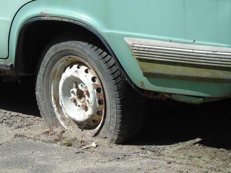 В Калининградской области мужчина повредил автомобиль бывшего тестя