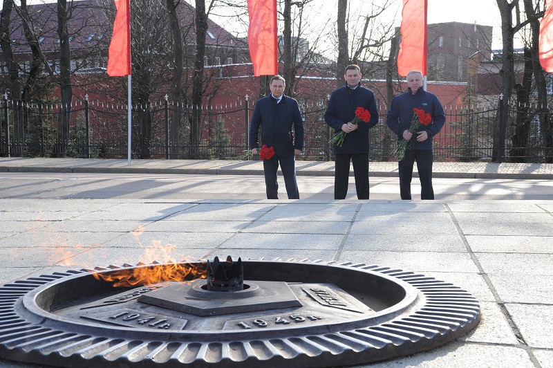 Калининградские железнодорожники почтили память советских воинов, погибших при штурме Кенигсберга