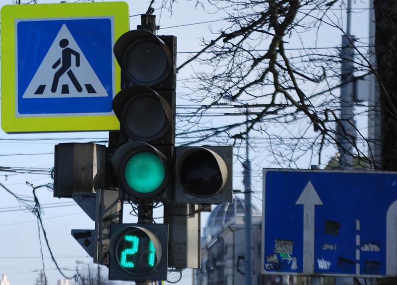 В центре Калининграда завтра отключат светофор
