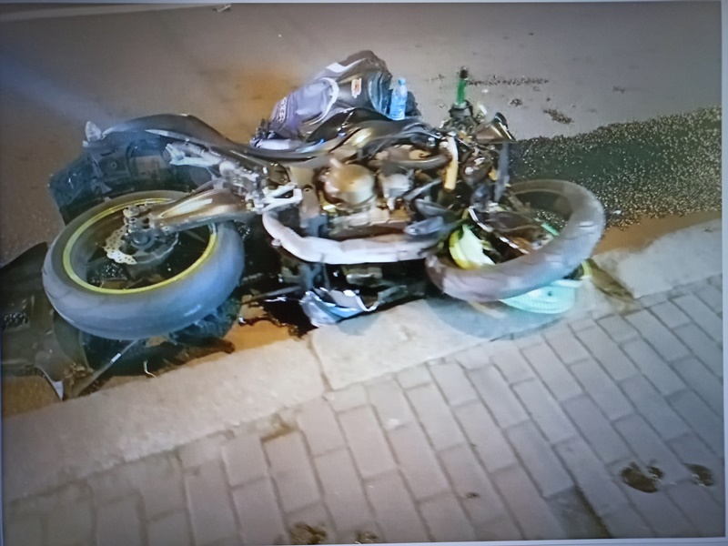 В Калининграде водитель легкового автомобиля сбил байкера и скрылся с места аварии