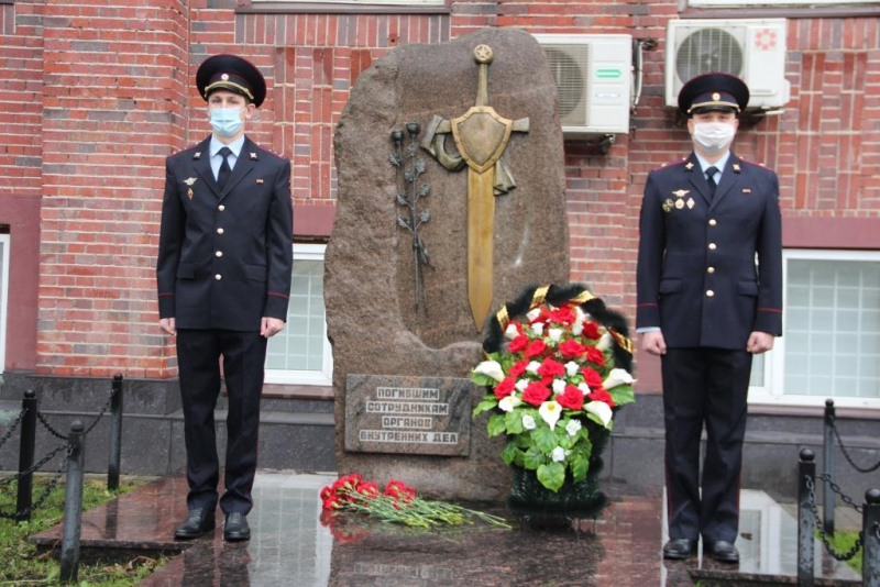 В Калининграде почтили память погибших при исполнении сотрудников органов внутренних дел