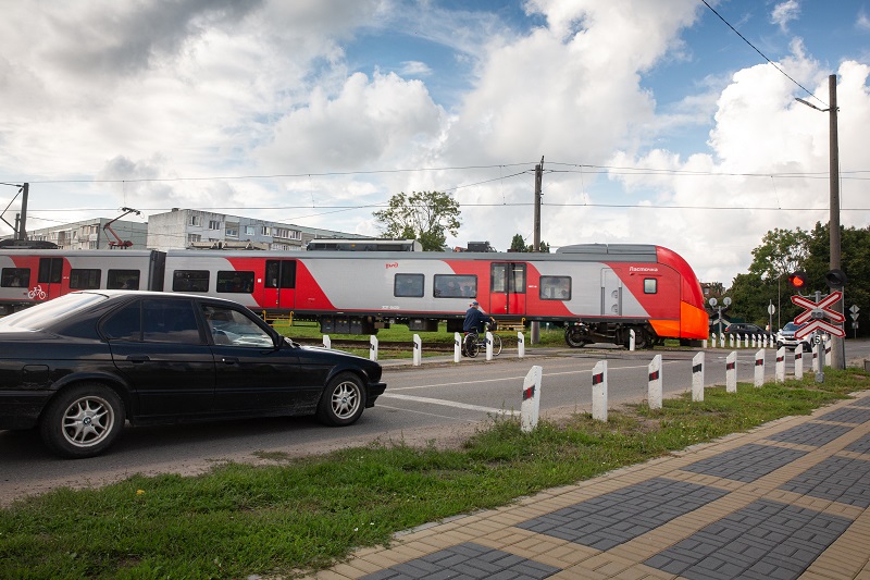 Калининградская железная дорога напомнит автомобилистам о необходимости проявлять внимание на переездах