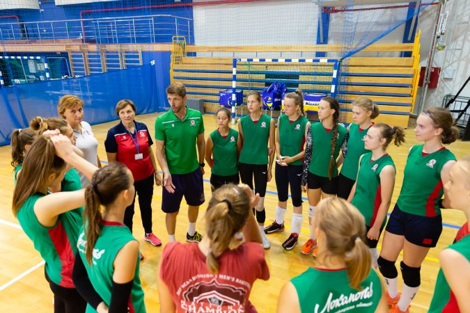 Заметно обновился состав молодежной волейбольной команды из Калининграда(состав)