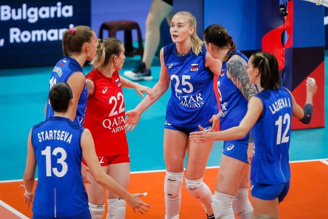 По разную сторону сетки оказались волейболистки калининградского клуба на чемпионате Европы