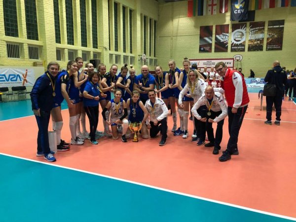 Волейбол: юные калининградки завоевали золотые медали в составе сборной России