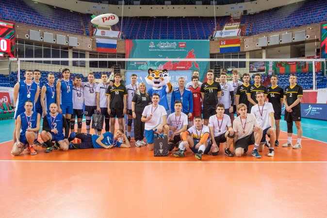 В Калининграде прошел волейбольный студенческий турнир