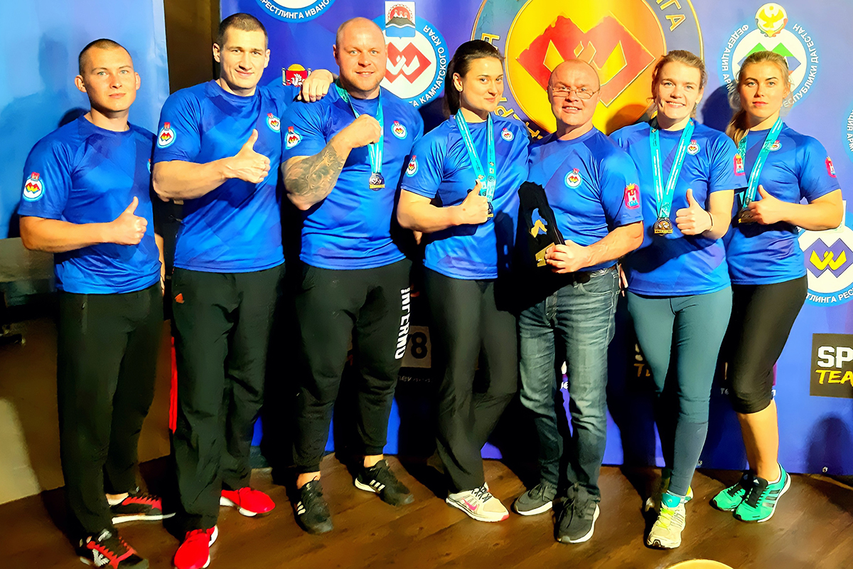 Знай наших: сборная Калининградской области по армрестлингу выиграла четыре медали всероссийского турнира