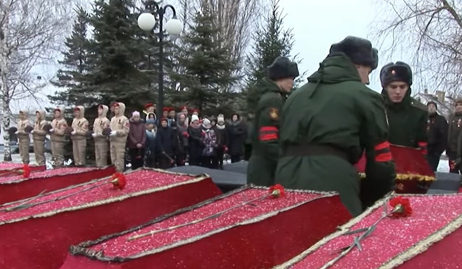На востоке Калининградской области перезахоронили останки красноармейцев