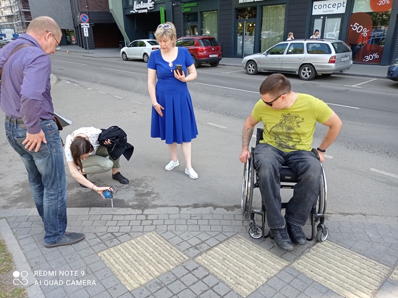 Три улицы Калининграда проверили на доступность для инвалидов