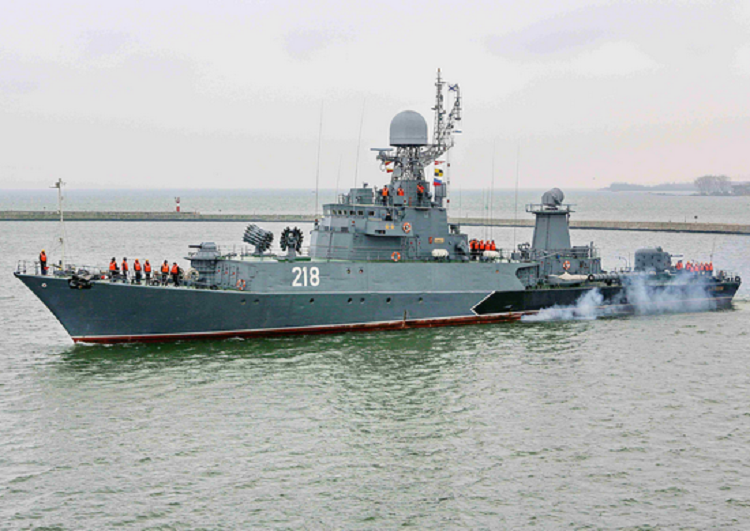 Корабли Балтийского флота отразили воздушный налёт условного противника