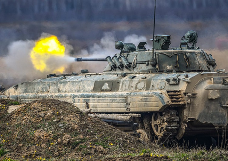 На полигонах Калининградской области мотострелки и танкисты оттачивают боевое мастерство