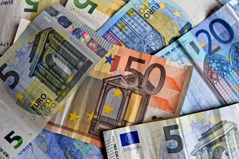 ЕЦБ намерен занять редизайном банкнот евро