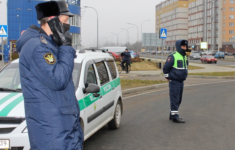 В Калининграде приставы арестовали «Mercedes-Benz G-Класс», объявленный в розыск