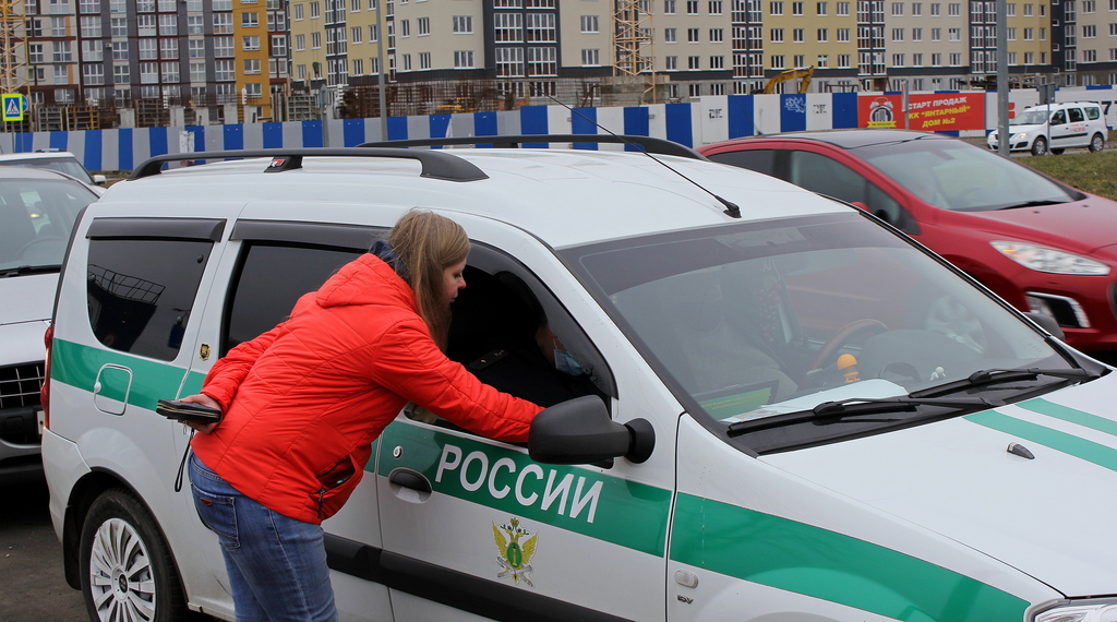 В Калининградской области приставы арестовали «БМВ» за долги по штрафам ГИБДД