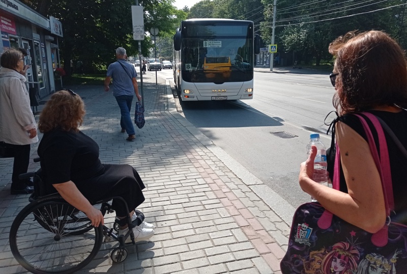 В Калининграде возобновлена ежемесячная проверка доступности городского транспорта для инвалидов