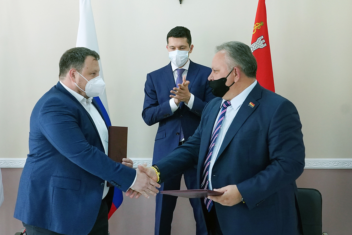В Калининградской области впервые оформлен контракт на поставку сырья янтарному промышленному кластеру