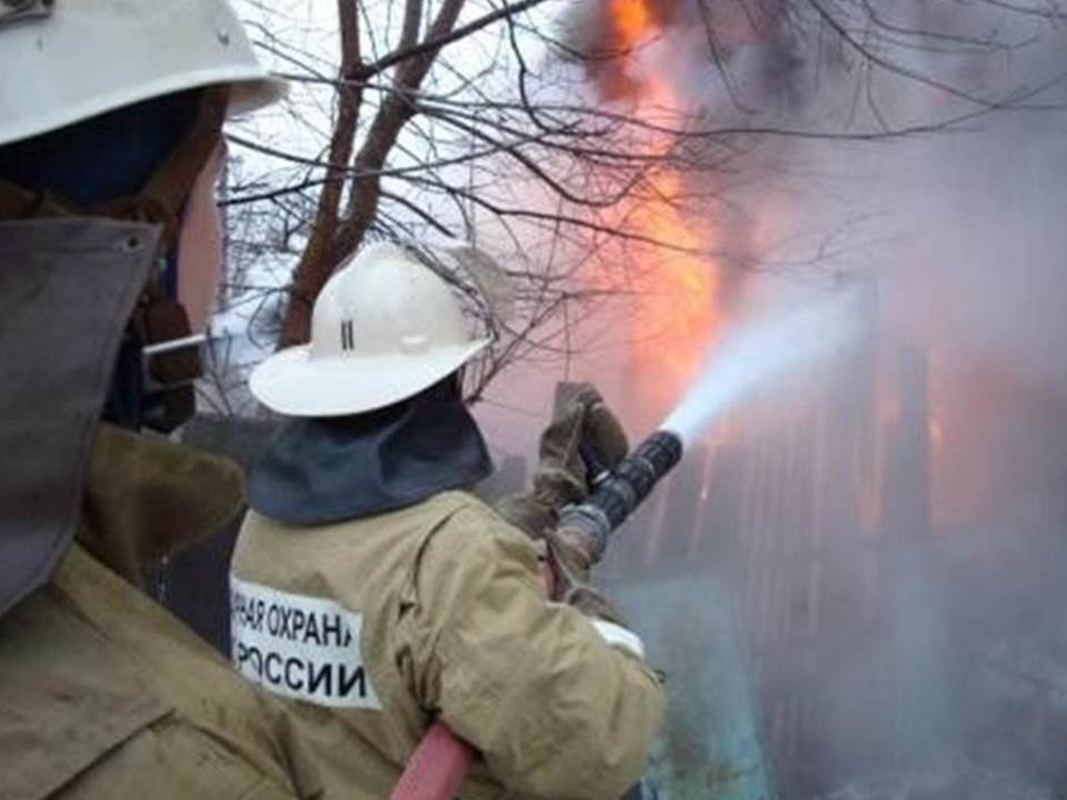 Под Калининградом во время пожара эвакуировали двух человек