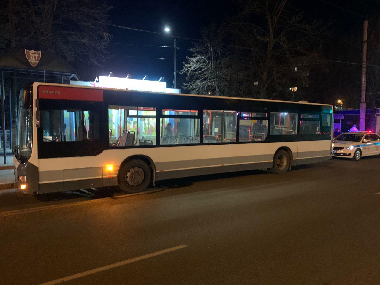 В Калининграде в ДТП попал пассажирский автобус | 10.04.2022 | Новости  Калининграда - БезФормата