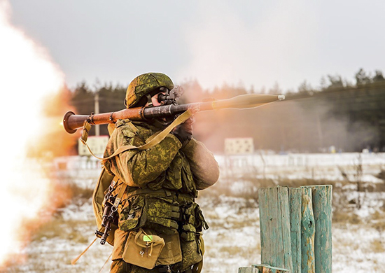 В Калининградской области гранатометчики отстрелялись метко