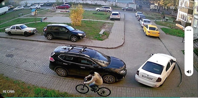 В Балтийске полиция разыскивает велосипедного вора, которого запечатлела видеокамера