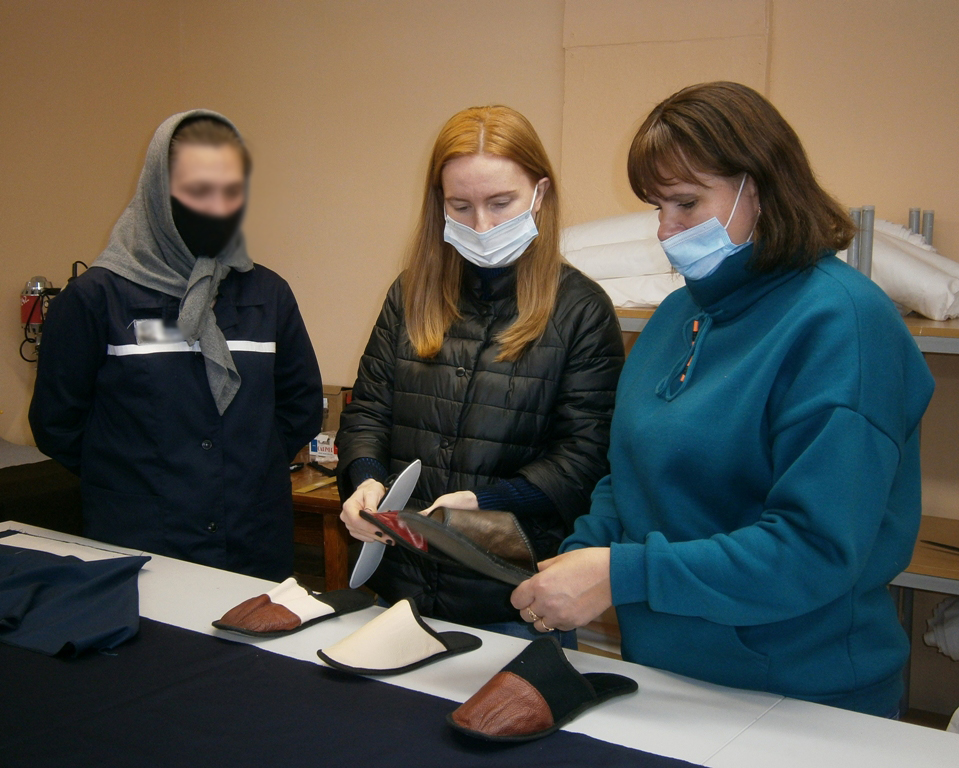 В женской исправительной колонии Калининграда начнут шить домашние тапочки