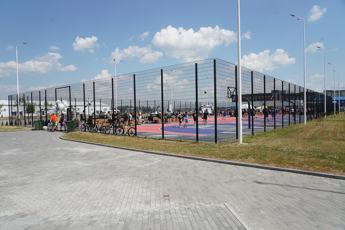 В Калининграде открылся новый центр уличного баскетбола