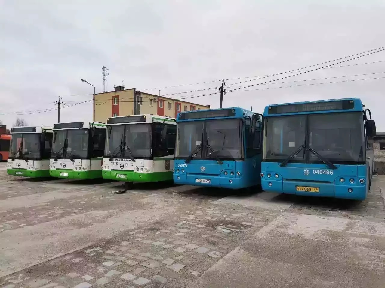 Калининградцев возят на неисправных автобусах