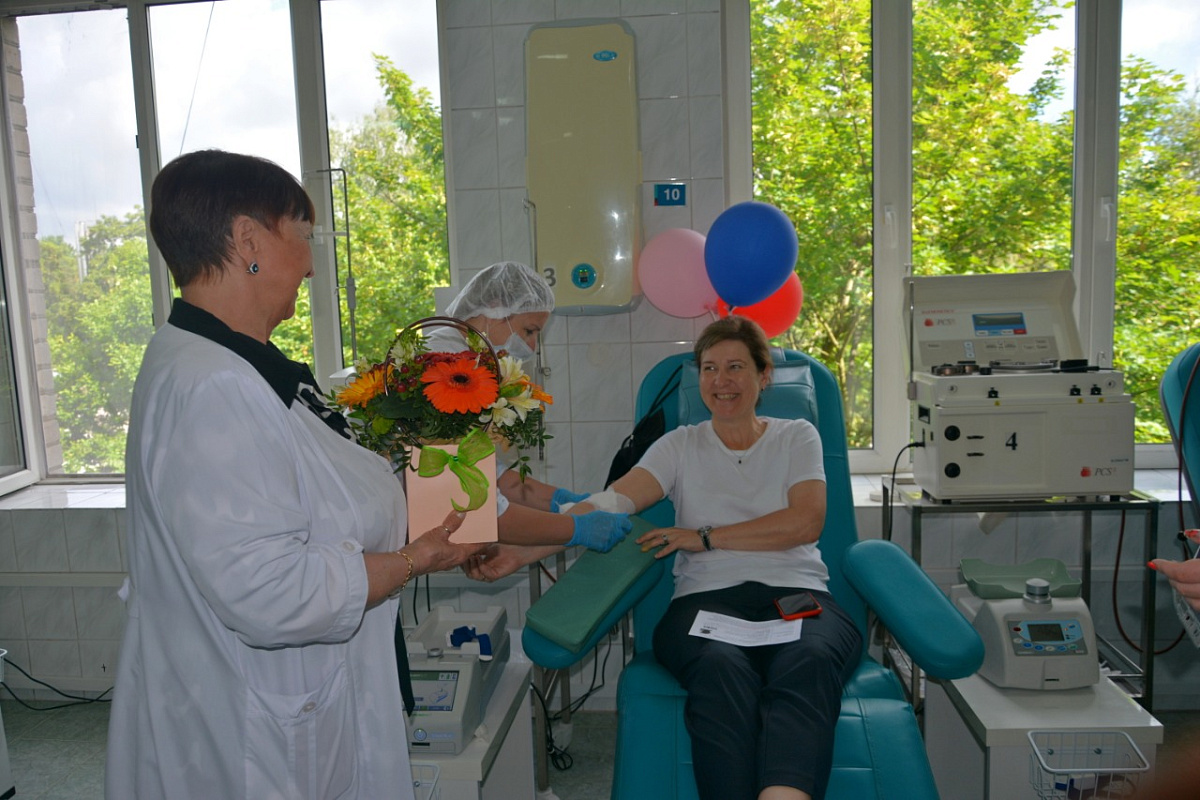 Министр образования Калининградской области получила награду за содействие донорскому движению