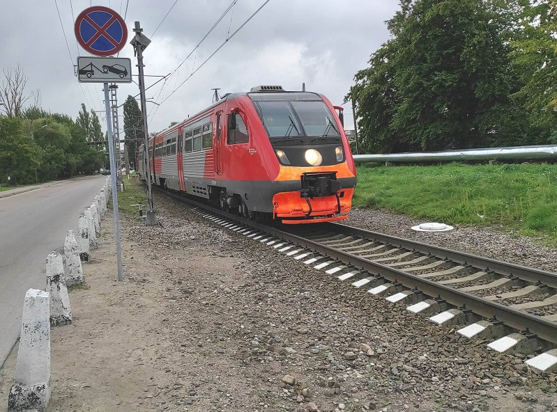 Время следования пригородного поезда сообщением Калининград – Краснолесье скорректировано 