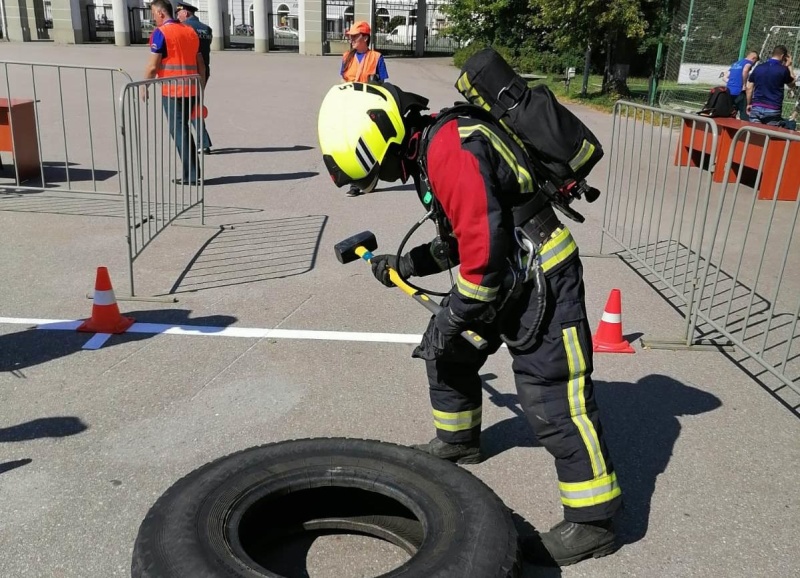Калининградские пожарные приняли участие в соревнованиях по кроссфиту