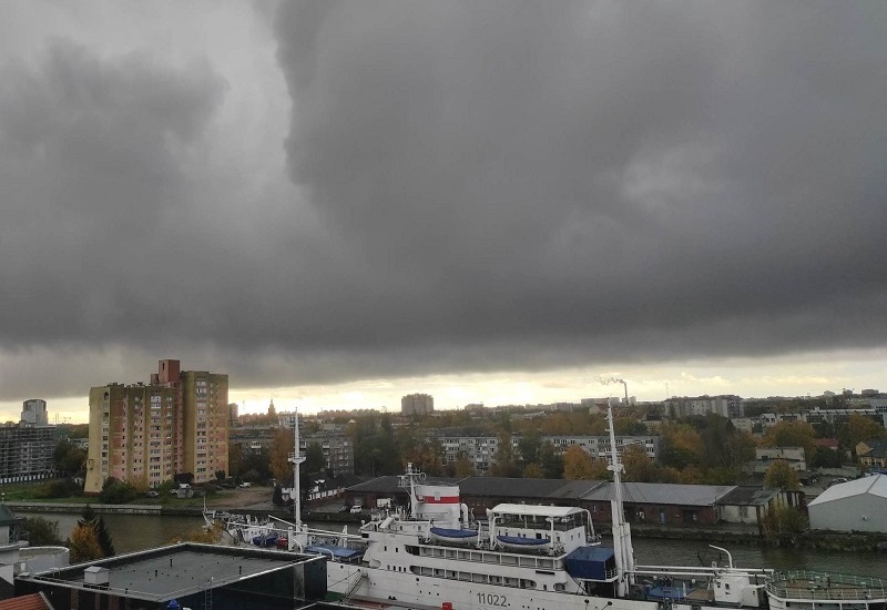 Над Калининградом разверзлись хляби небесные Над Калининградом разверзлись хляби небесные