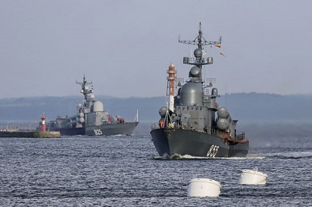 Корабельные группы Балтфлота отрабатывают поиск кораблей и транспортов противника в Балтийском море