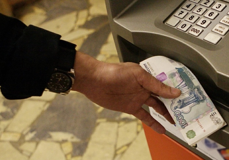 В Калининграде пенсионерка перевела мошенникам 4 миллиона рублей