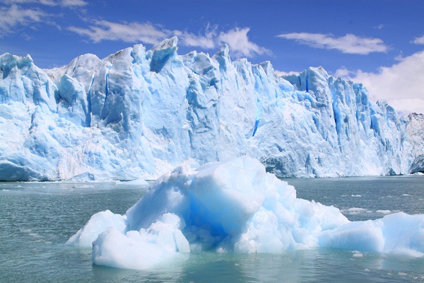 Специалисты отмечают катастрофическое таяние ледников в Гренландии